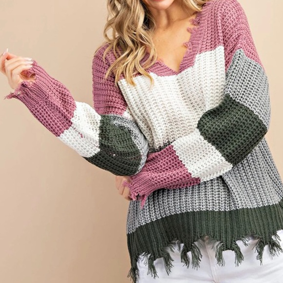 Kinsley Color Block Sweater in Hunter Green - Picture 2 of 3